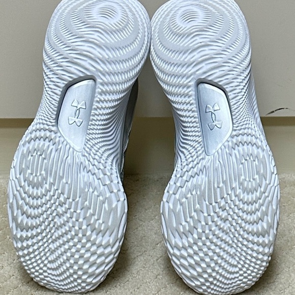 Under Armour Curry Flow 8 "Shine" gray silver size 11 - Picture 5 of 5